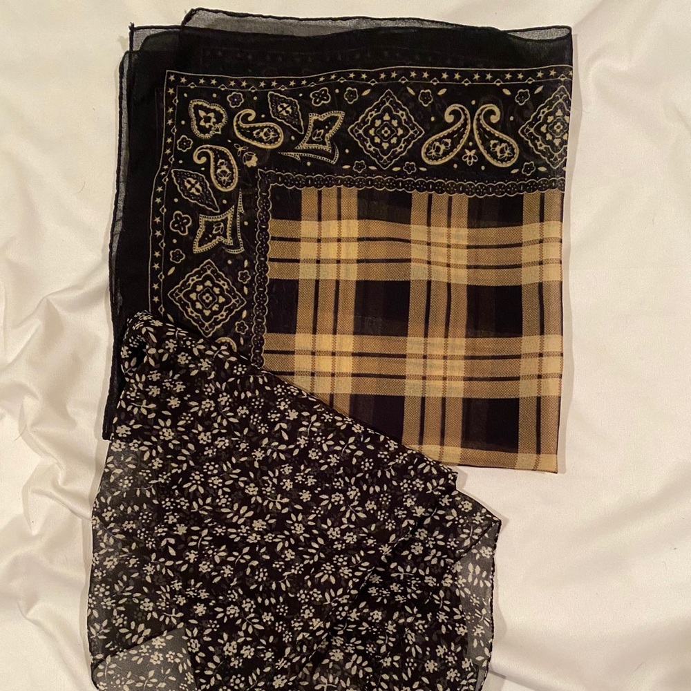 2 scarves.